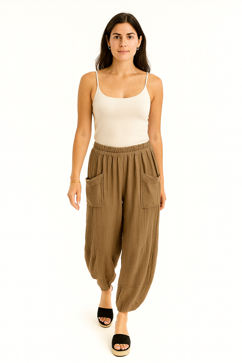Relaxed Fit Pocket Pants – Lightweight Boho Style.