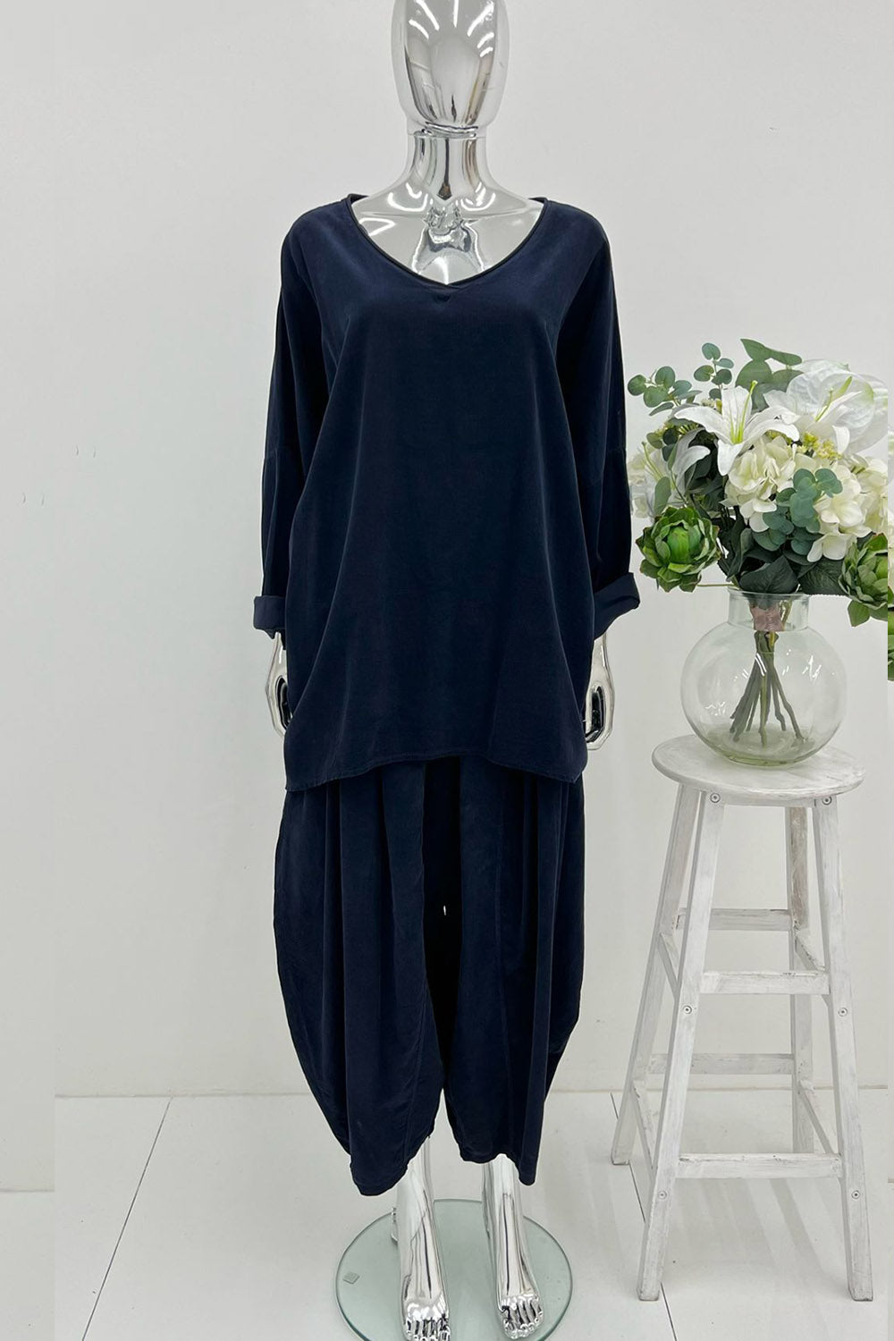V-neck Co ords set with relaxed silhouette draped harem-style trousers