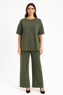 Relaxed-Fit Co-ord Set – Minimalist comfort meets modern style