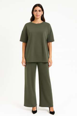 Relaxed-Fit Co-ord Set – Minimalist comfort meets modern style