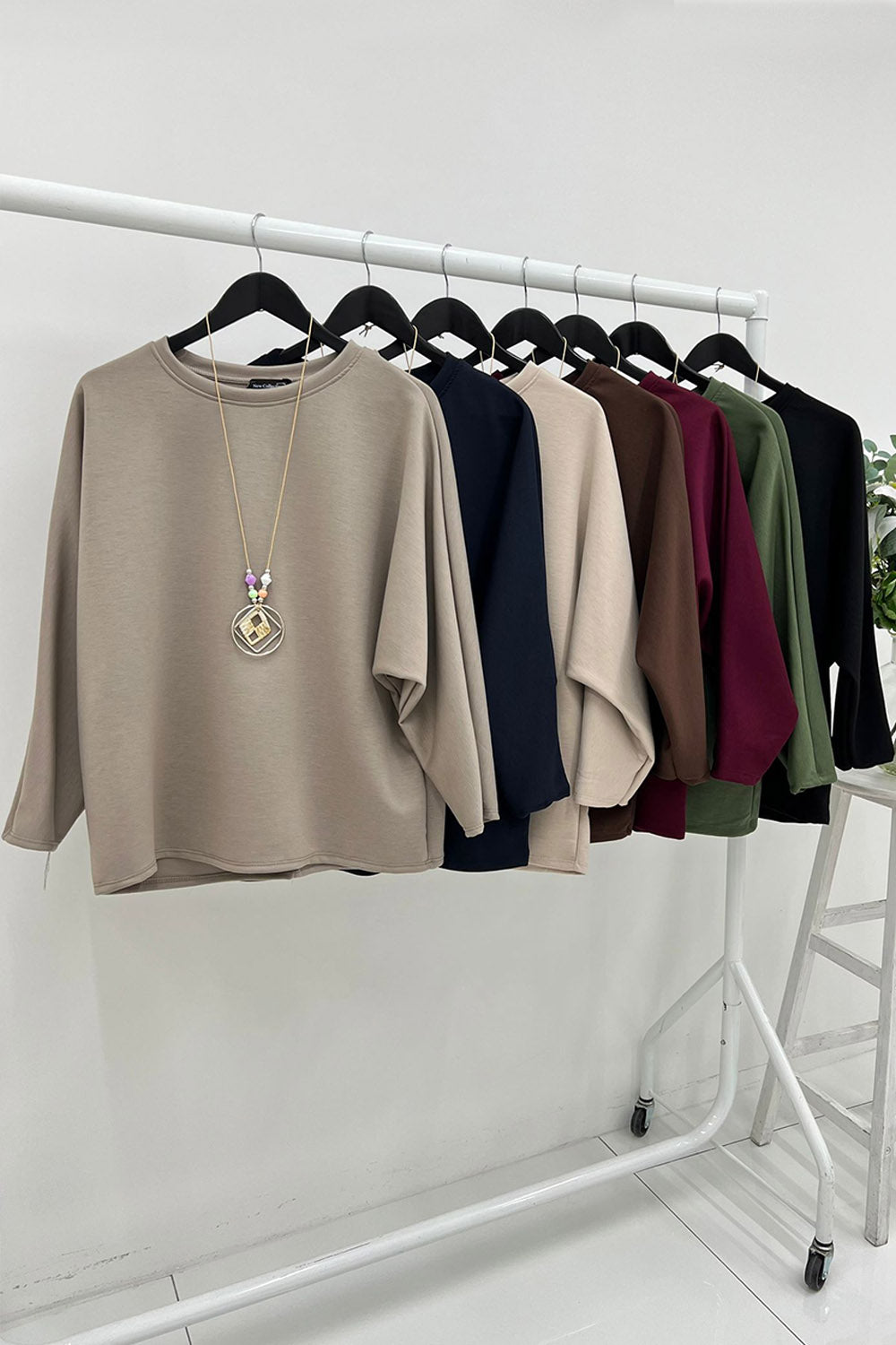 Round Neck, Necklace Detailed Top