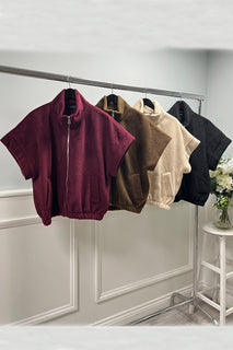 Short-sleeve zip-up jacket