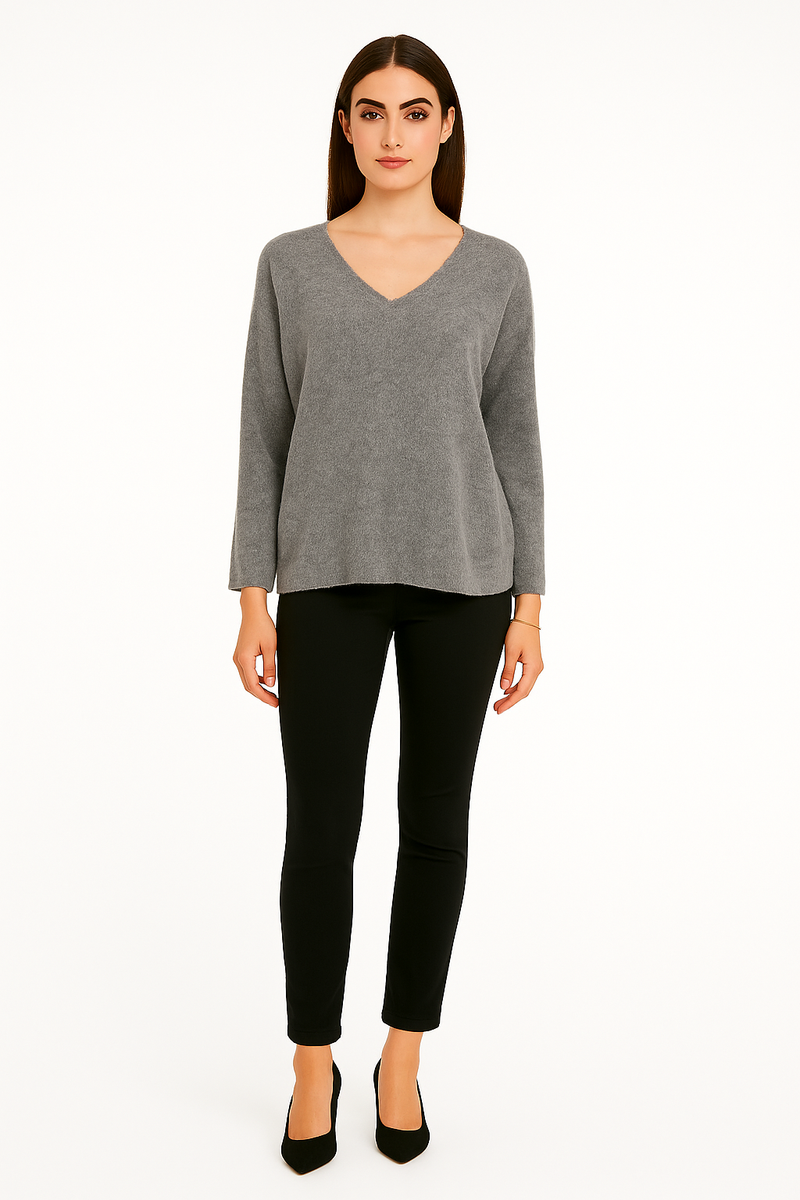 V-Neck , Relaxed fit , Long sleeves ,Knitted Jumper