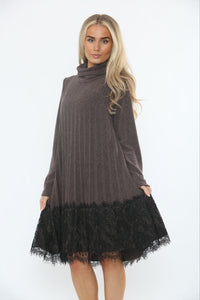 Roll Neck ,Pleated Lace Hem Detailed Dress