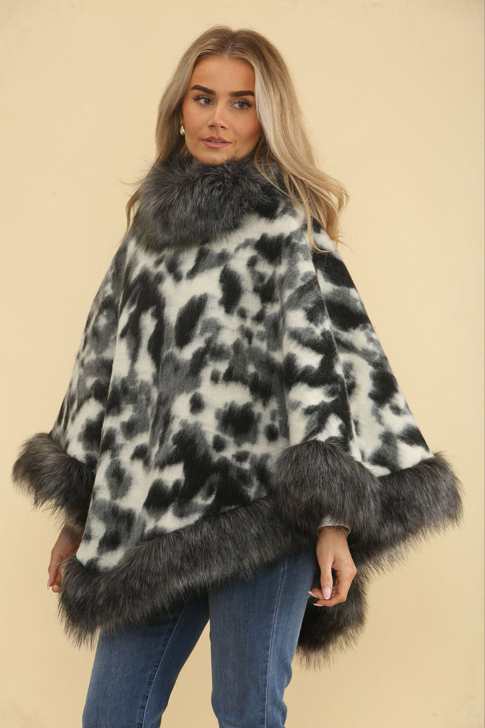 Fur Neck & Hem Detailed Poncho
