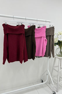 Off-shoulder knitted jumper