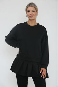 Round neck long sleeves oversized silhouette jumper