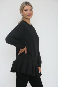 Round neck long sleeves oversized silhouette jumper