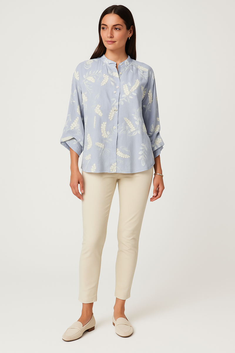 Relaxed, flowy silhouette Shirt with button-down front and subtle mandarin-style collar