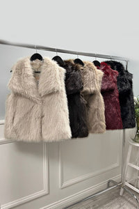 Sleeveless faux fur Jacket