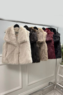 Sleeveless faux fur Jacket