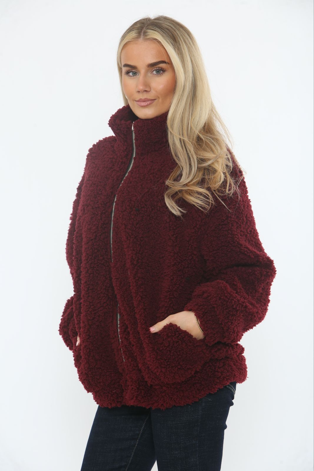 Relaxed, oversized , Front zip , Two side pockets Teddy Jacket