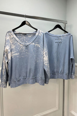 V-neck vintage-washed oversized jumpers