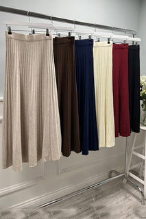 Elasticated Waist, Knitted , Pleated