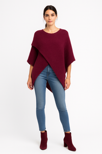 Relaxed fit , wide sleeves Jumper with cross-over front hem