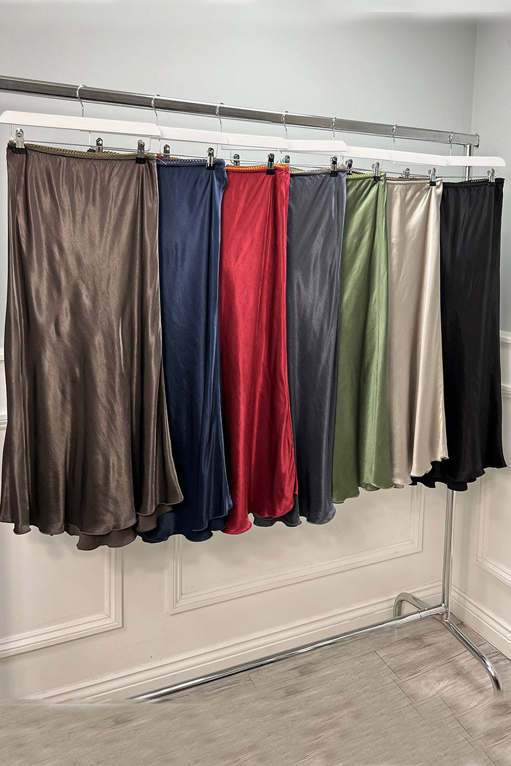 Elasticated Lace Trim Waist Satin Skirt