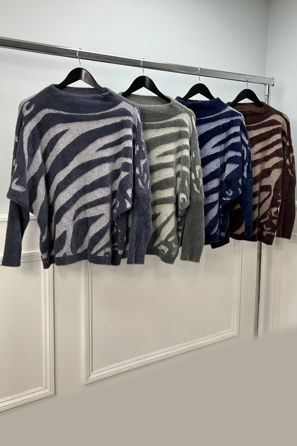 Abstract Zebra Knit Sweater, Material: Soft knit blend