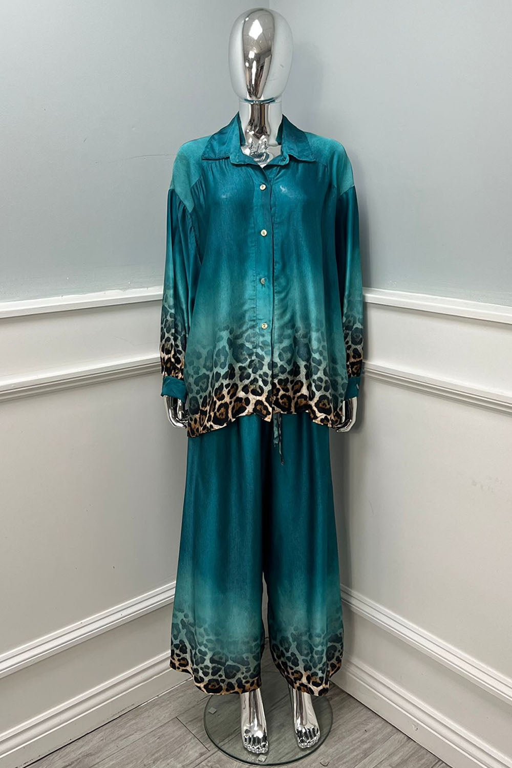 9925Tie Dye Leopard