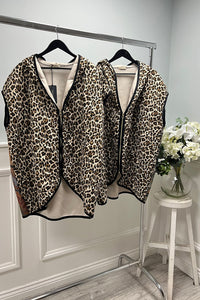 Leopard Print Vest – Sleeveless Zip-Up with Curved Hem
