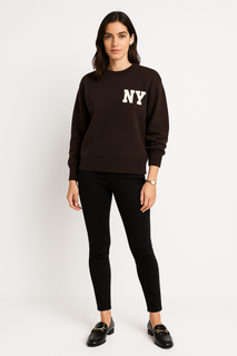 Crewneck sweater — sporty and minimal with ribbed trims