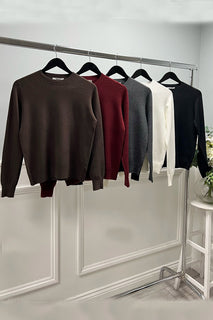 Super Soft, Round Neck, 5% Wool, Viscose & Acrylic Knitted Jumper