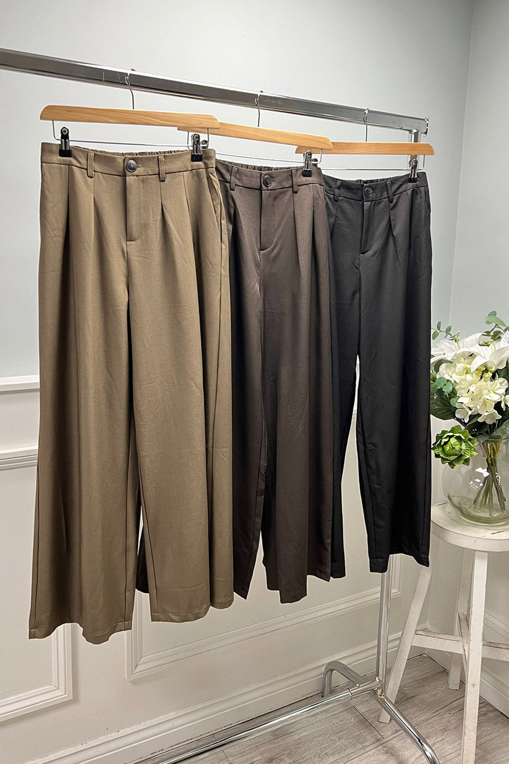 Elasticated Waist, Two Pocket Wide Leg Trouser