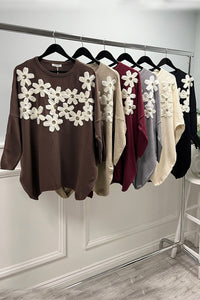 Round neck relaxed fit Long sleeves Jumper with 3D floral appliqués