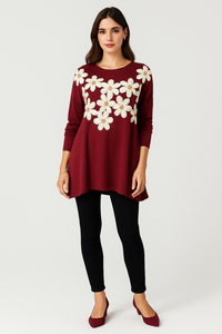 Round neck relaxed fit Long sleeves Jumper with 3D floral appliqués