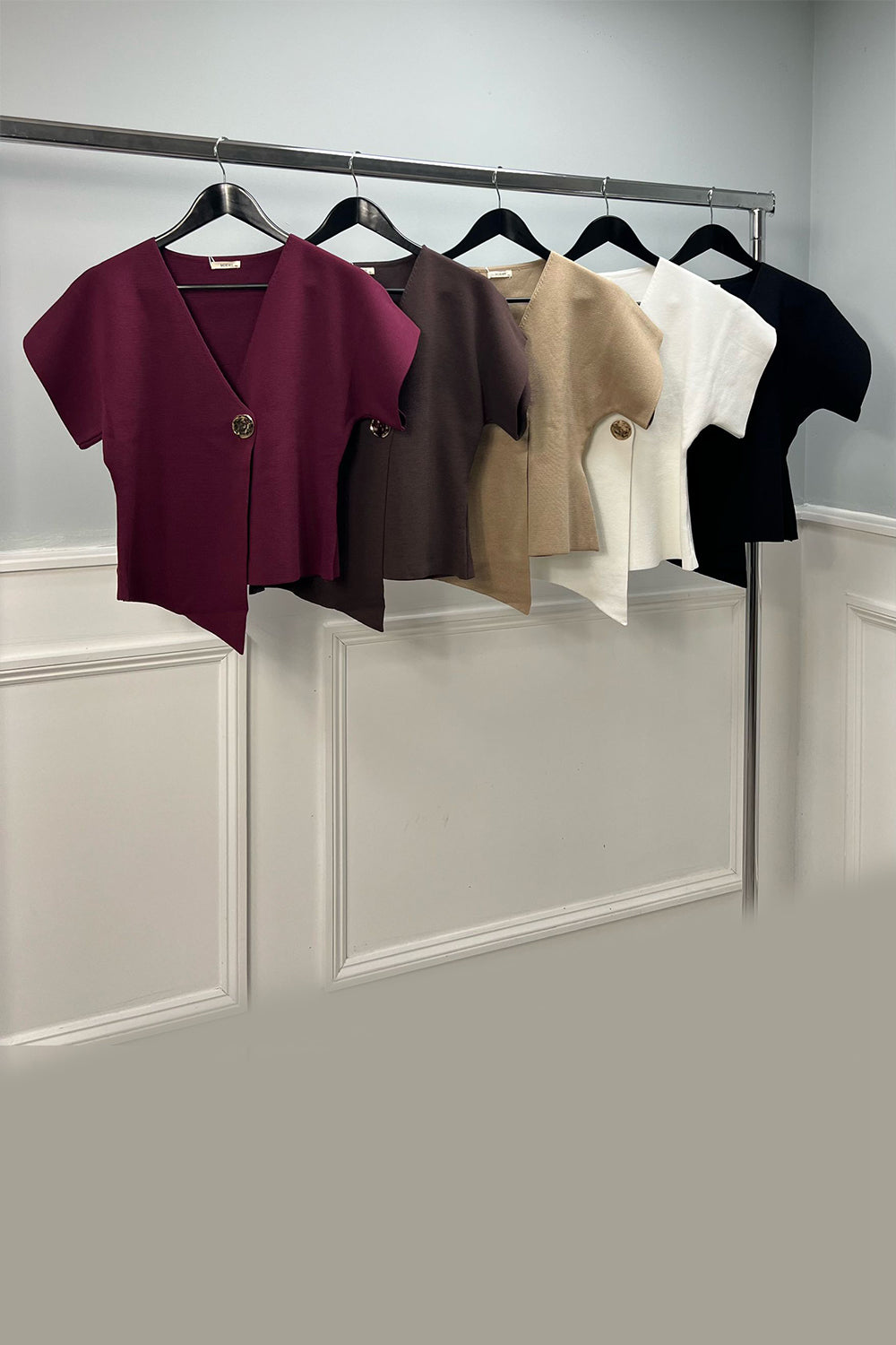 V neck  short-sleeve jacket with gold button closure