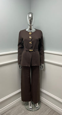 Tailored set with gold buttons, round neck, and a belted waist