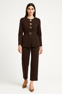 Tailored set with gold buttons, round neck, and a belted waist