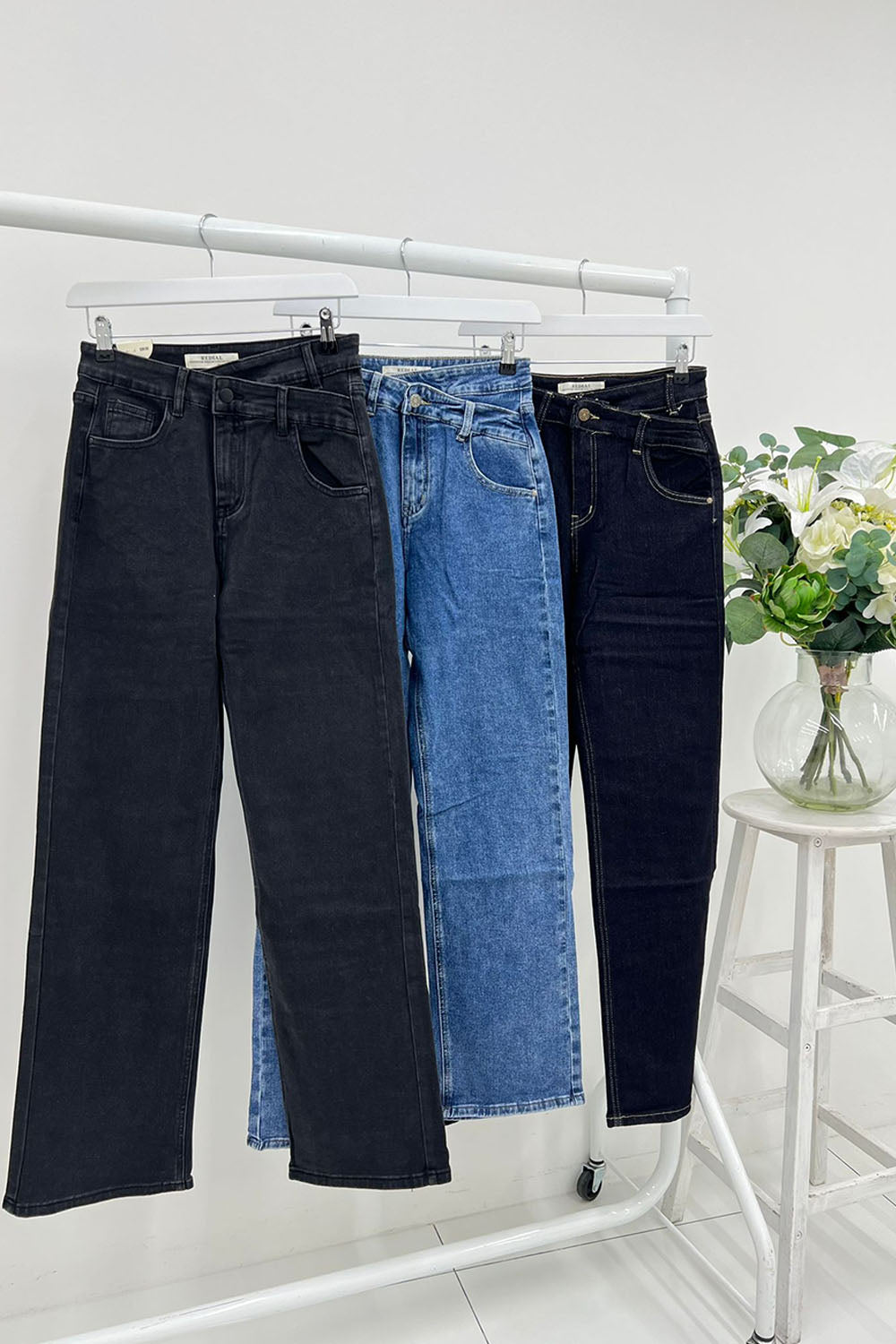 ‘Redial’ Straight Leg Stretchy Denim Jeans.