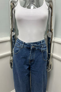 relaxed-fit blue jeans with a high-rise cut